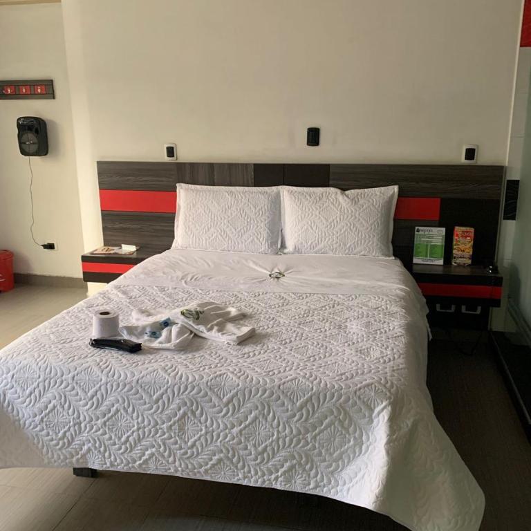 Hotel Planeta 3 - Habitación Doble con baño privado - 4