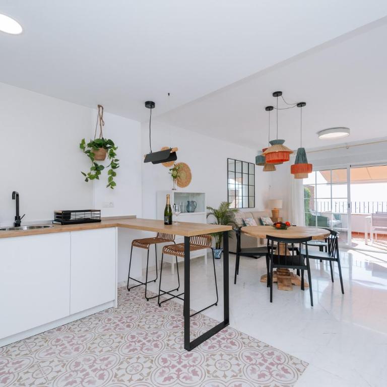 Tropical Suite - Two-Bedroom Apartment - 14