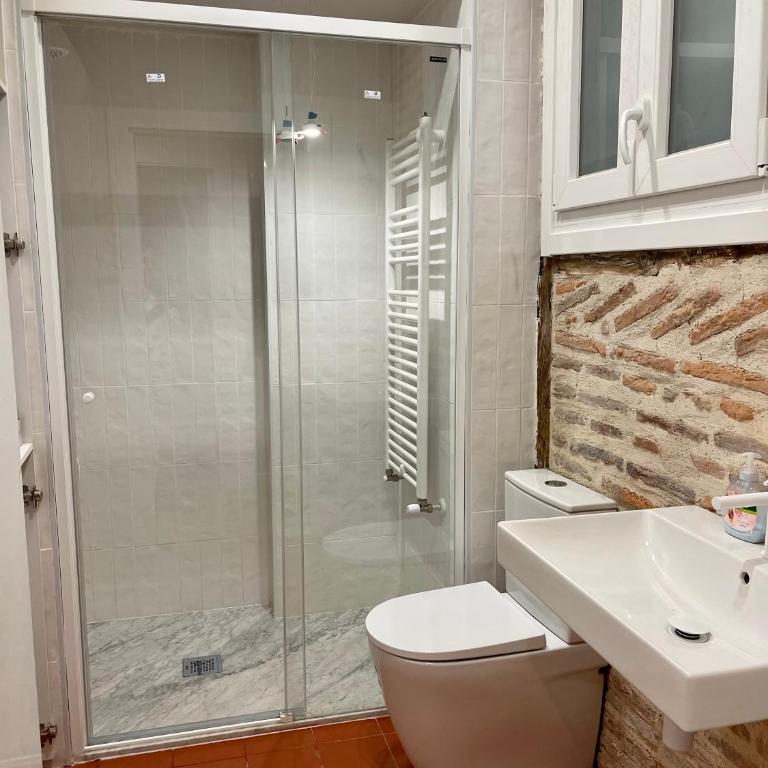 Lauramer Plaza Nueva - Three-Bedroom Apartment - 16