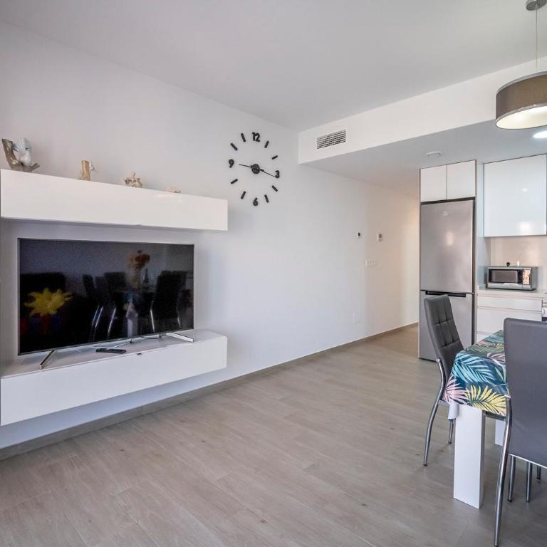 Цветы у моря - One-Bedroom Apartment - 21