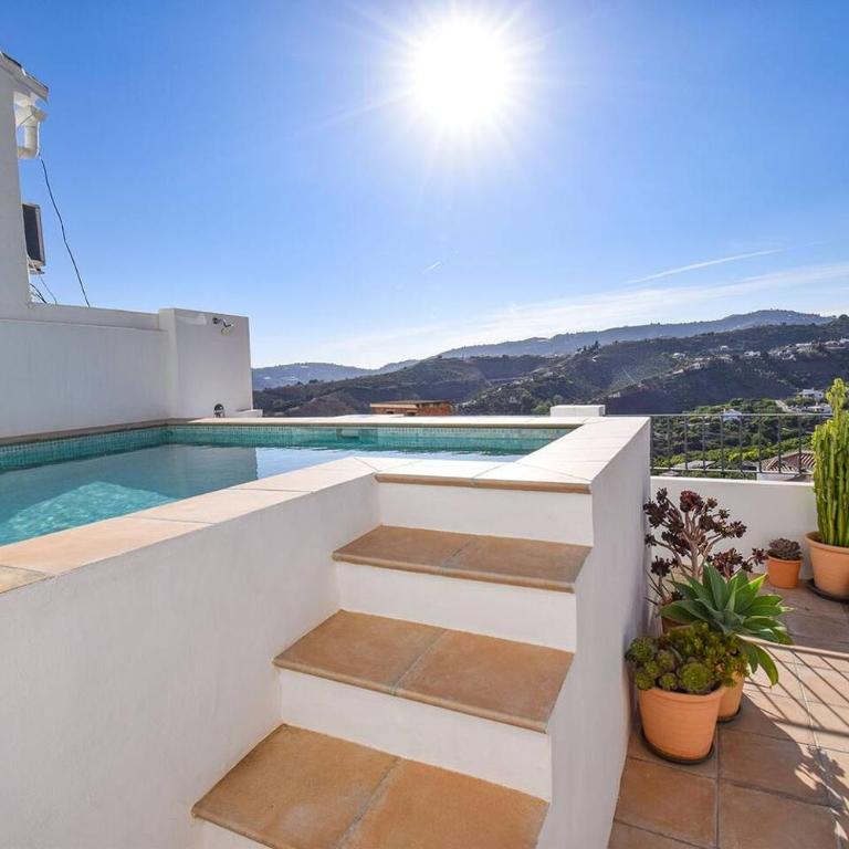 La Orza, Frigiliana Luxury center townhouse with pool and parking HansOnHoliday Rentals - Casa de 3 dormitorios - 1