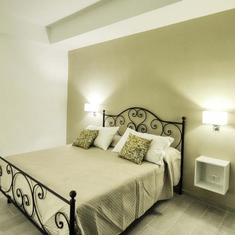 Casa Arthemisia - Two-Bedroom Apartment - 11