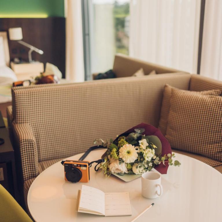 Crowne Plaza Geneva by IHG - Suite Lit King-Size Junior - Accès au Salon Club - 1