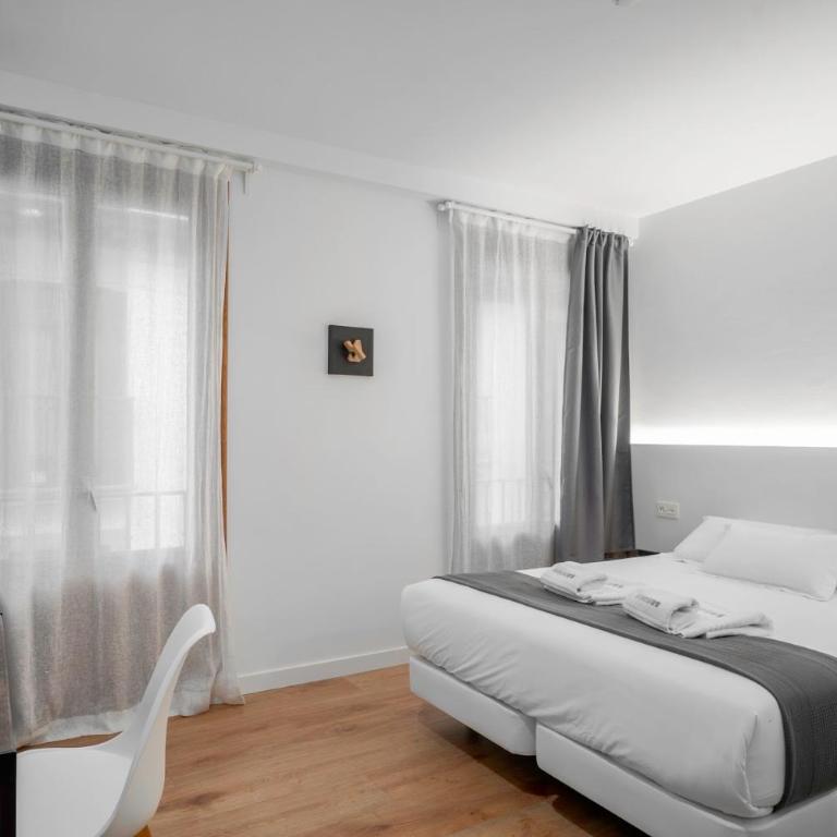 32 De Agosto ROOMS - Habitación Doble con baño privado - 11