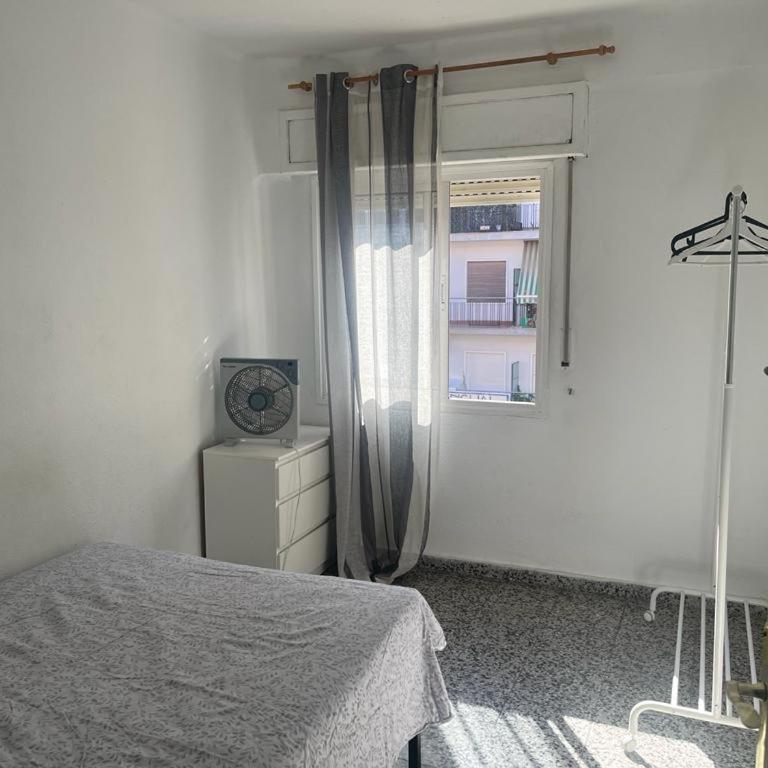 Apartamento de habitaciones privadas en el centro de Málaga - Habitación Doble con baño compartido - 3
