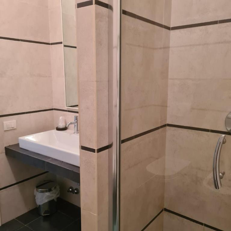 Piazza Italia Luxury Apartment - Appartamento con 2 Camere da Letto - 14