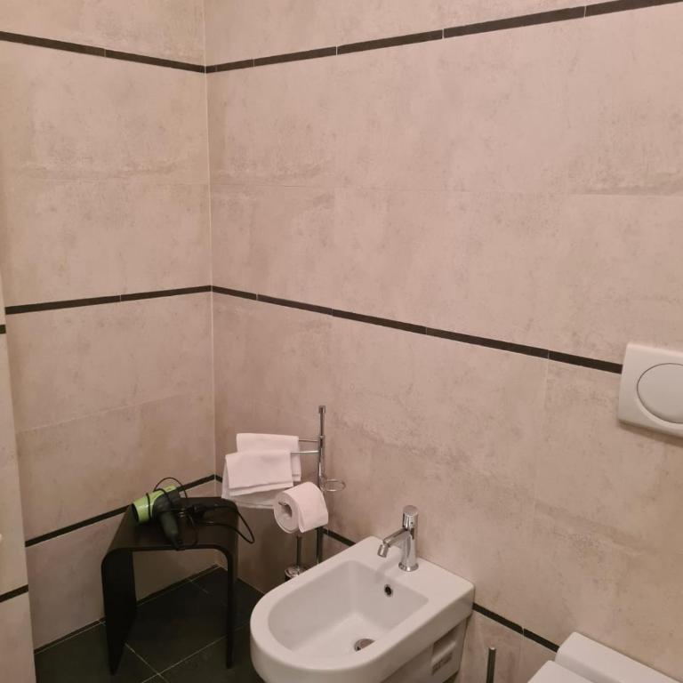 Piazza Italia Luxury Apartment - Appartamento con 2 Camere da Letto - 16