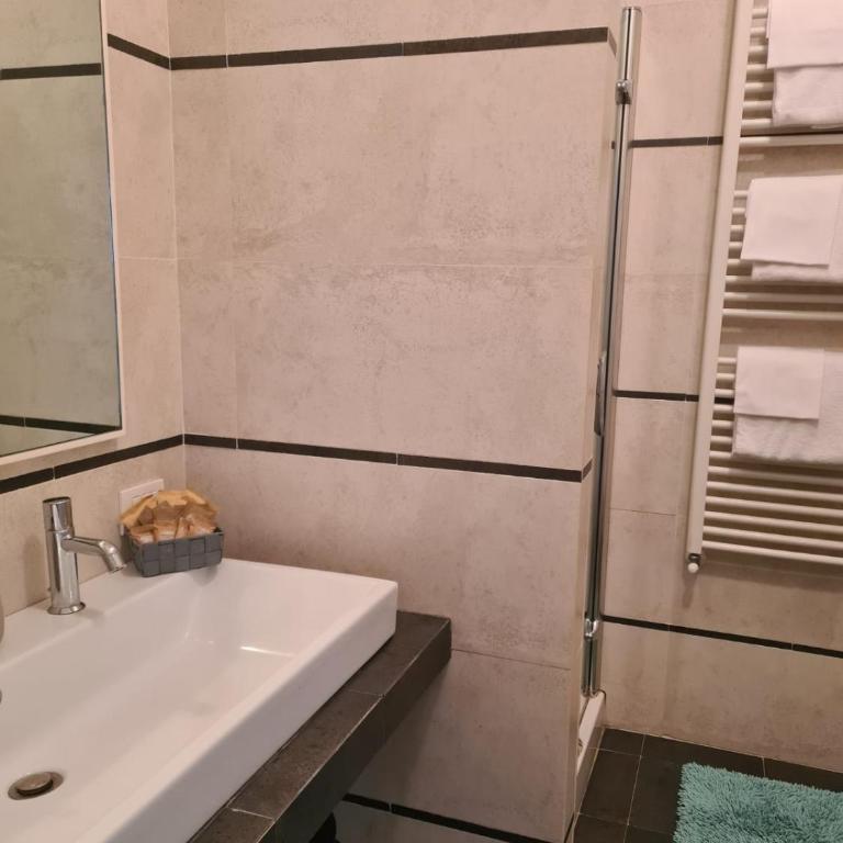 Piazza Italia Luxury Apartment - Appartamento con 2 Camere da Letto - 15