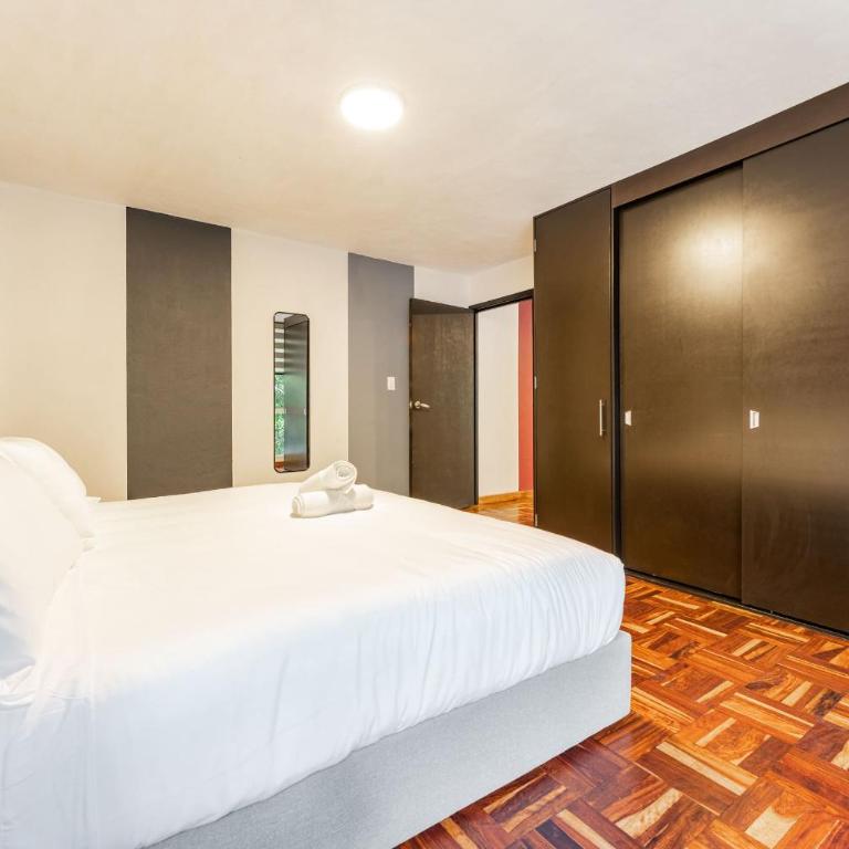Parques Condesa Apartments by VH - Three-Bedroom Apartment - 30