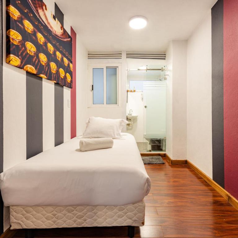 Parques Condesa Apartments by VH - Three-Bedroom Apartment - 15