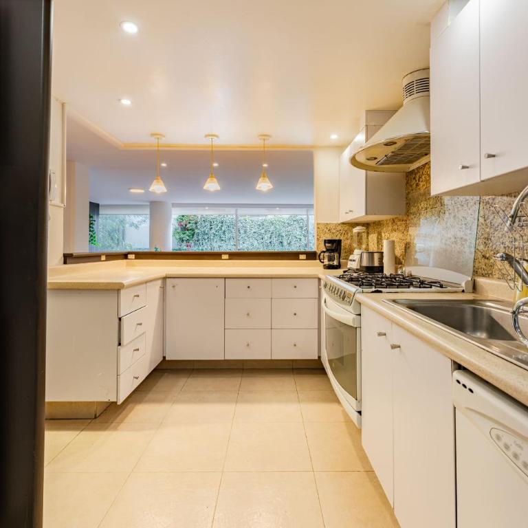 Parques Condesa Apartments by VH - Apartment with Balcony - 9