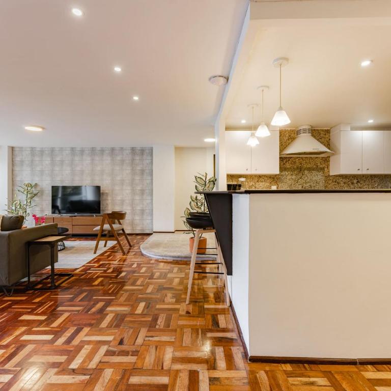 Parques Condesa Apartments by VH - Apartment with Balcony - 6