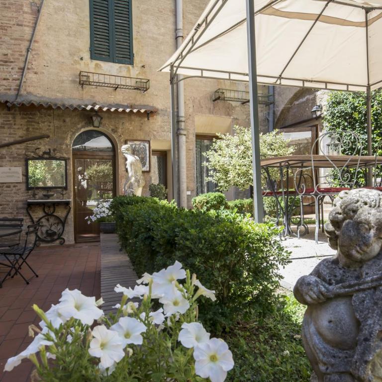Piazza Paradiso Accommodation - One-Bedroom Apartment - Separate Building - 3