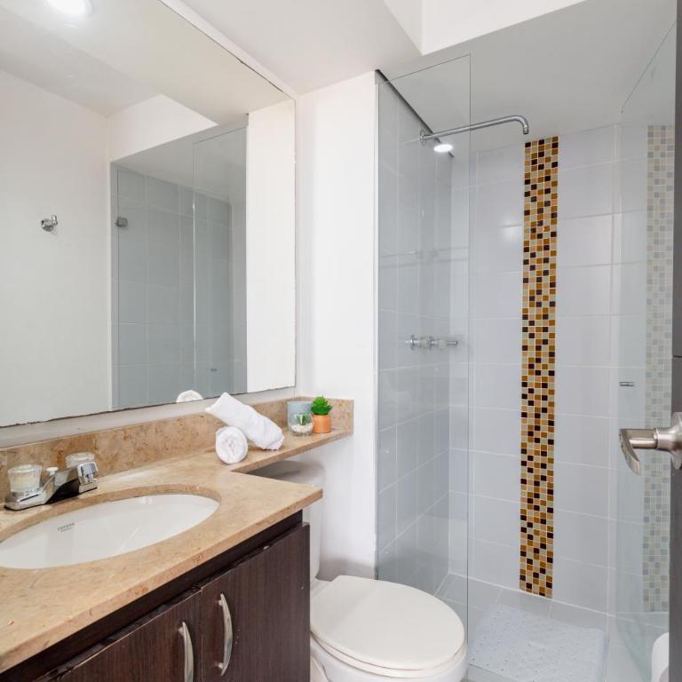 Apartamento amplio con piscina cerca al poblado - Apartamento de 3 dormitorios - 32