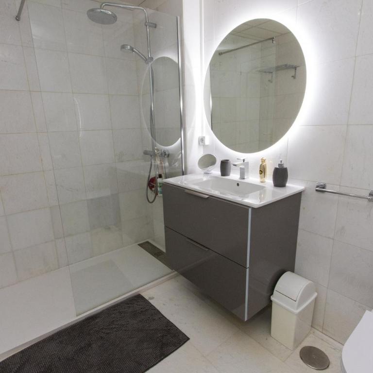 Primera linea de playa En Puerto Banús - Two-Bedroom Apartment - 4