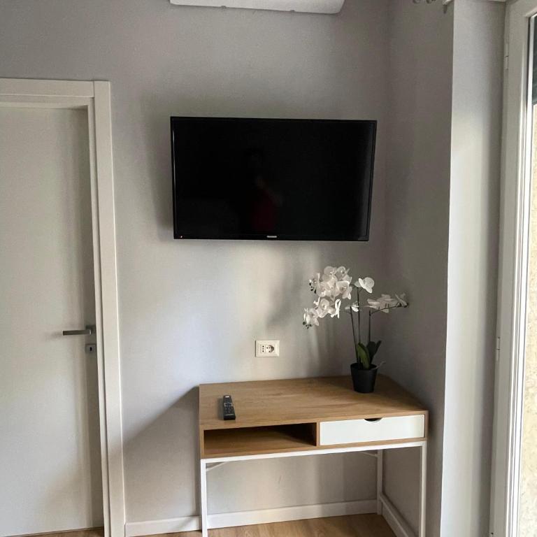 Vomero Suite and Deluxe Room B&B Napoli - Double Room with Balcony - 5
