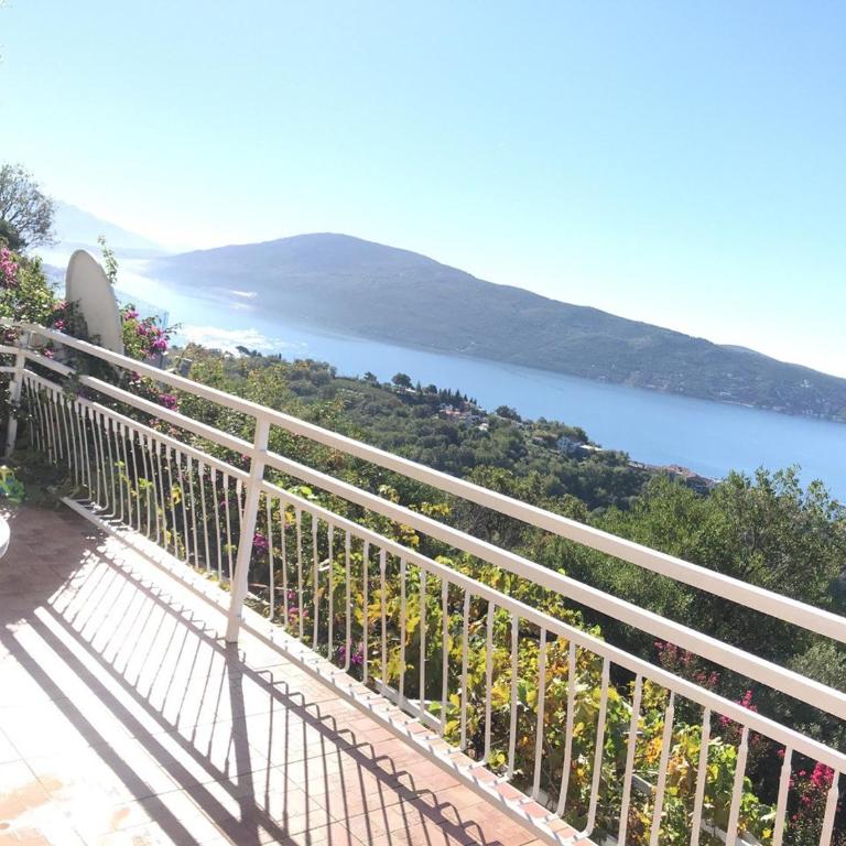 Magnificent View Apartment - One-Bedroom Apartment - 29