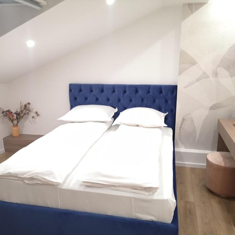 Lux City Apartments & Rooms - Superior Dvokrevetna Soba sa Bračnim Krevetom - 2
