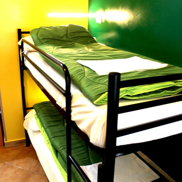 Legend R.G. - Posto Letto in Dormitorio Misto con 4 Letti - 5