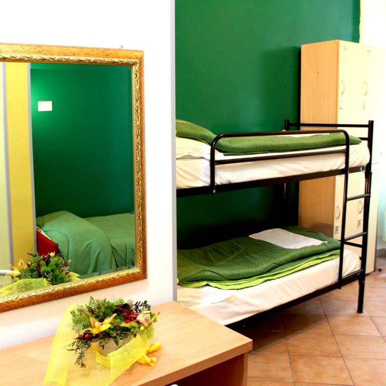 Legend R.G. - Posto Letto in Dormitorio Misto con 4 Letti - 4