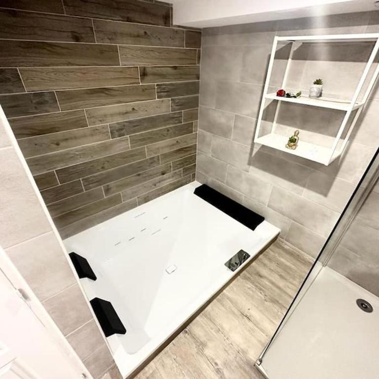 L'Evasion - Baignoire luminothérapie - Climatisé - Apartment mit 1 Schlafzimmer - 2
