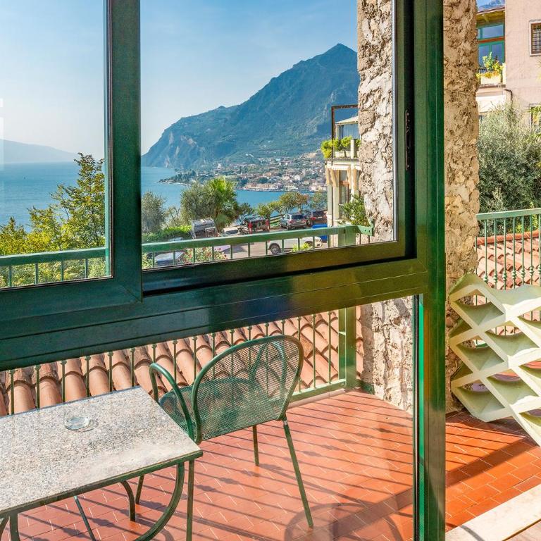 Centro Vacanze La Limonaia - Camera Superior Doppia con Letti Singoli con Vista Lago - 1