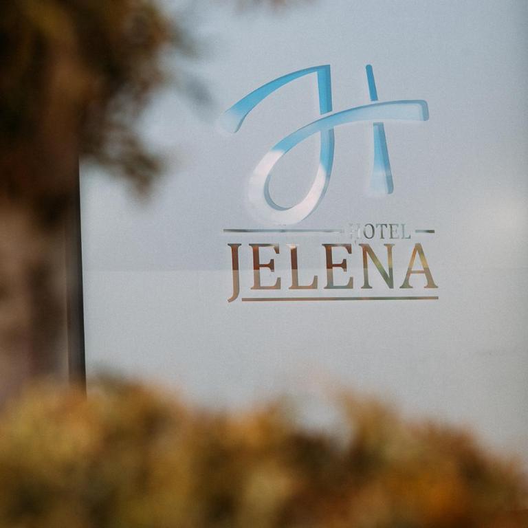 Hotel Jelena - Dvokrevetna Soba sa Bračnim Krevetom - Prilaz za Osobe sa Invaliditetom - 1