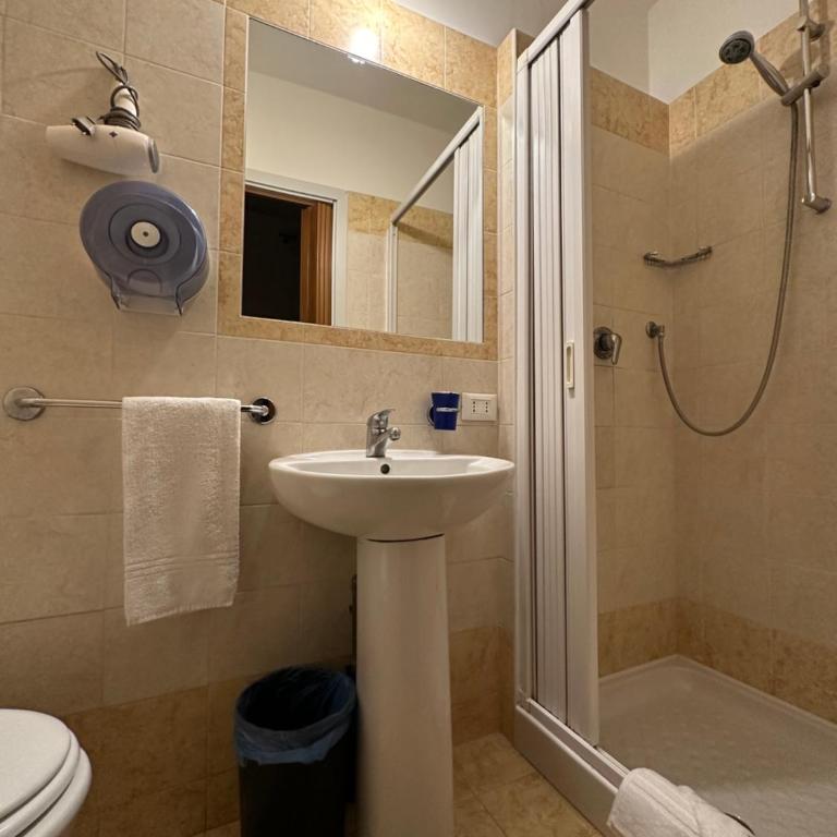Alloggio Turistico - Chambre Triple avec Salle de Bains Privative - 1