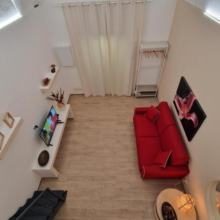 Red House - One-Bedroom House - 3