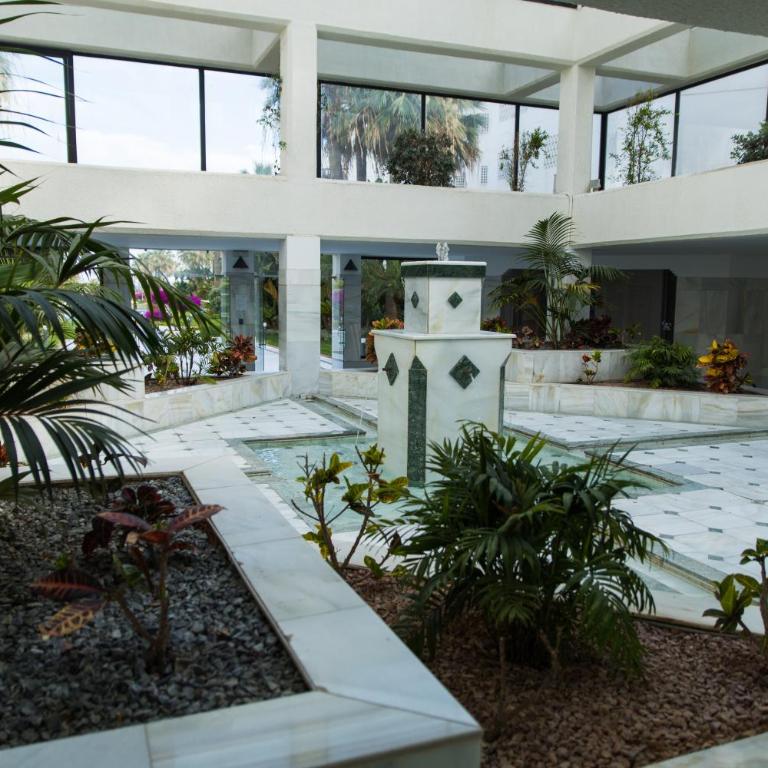 Primera linea de playa En Puerto Banús - Two-Bedroom Apartment - 10
