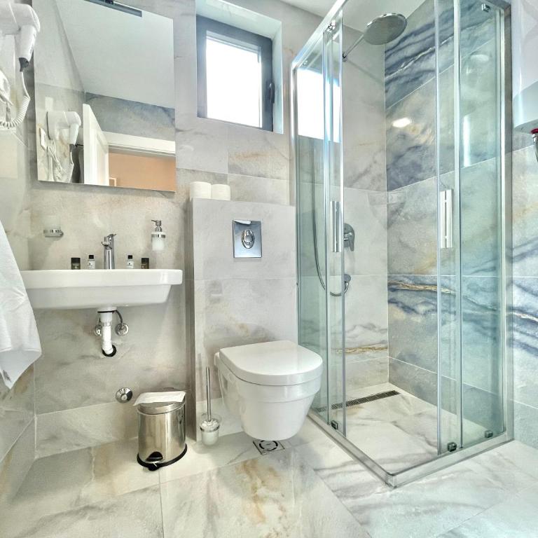 Comfort Apartments Pasha - Soba s King-sajz Krevetom i Pogledom na Planine - 16