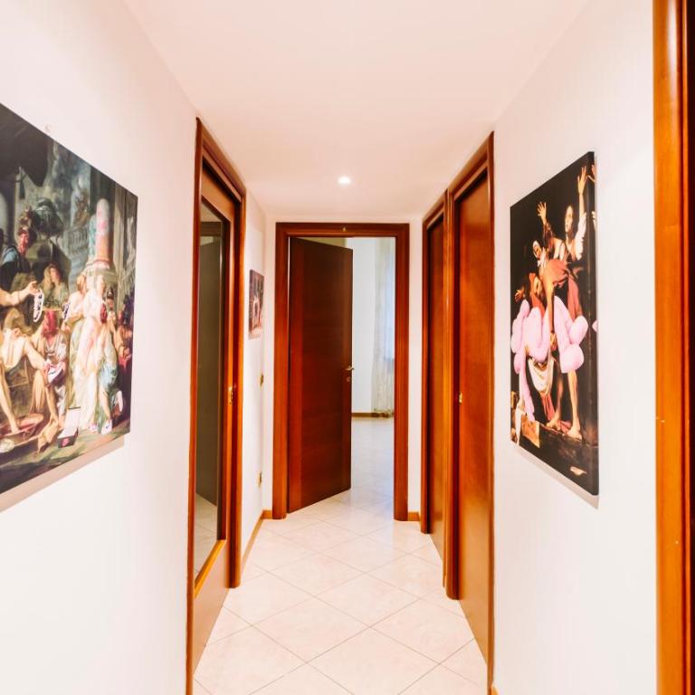 Art Suites Verona - Camera Matrimoniale Standard con Bagno in Comune - 4