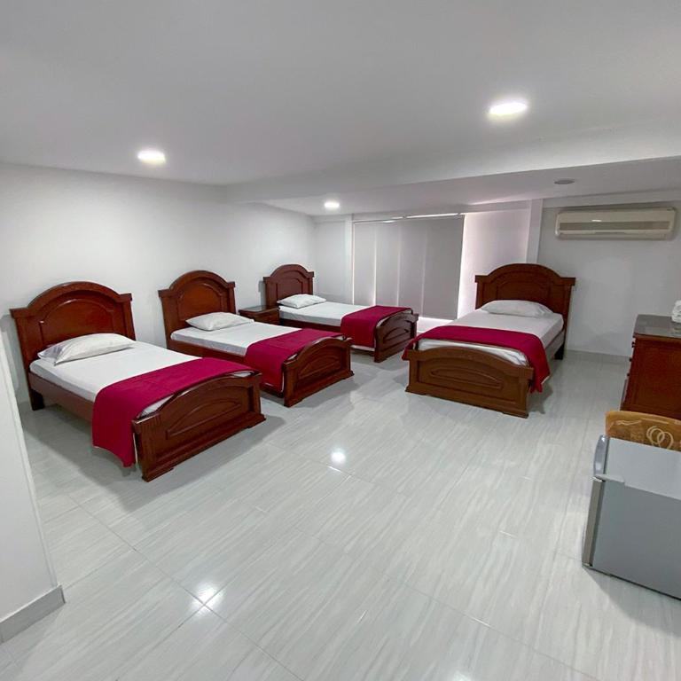 Hotel Exelsior - Habitación Cuádruple Estándar - 1