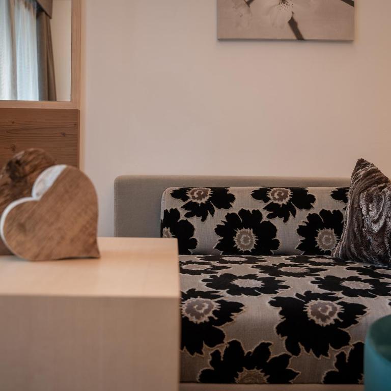 THE LAURIN small & charming - Camera Matrimoniale Deluxe con Balcone - 5