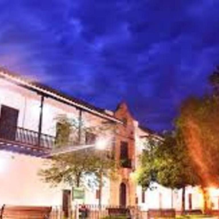 Casa de campo con piscina, en un clima ideal y un paisaje excepcional - Villa - 79
