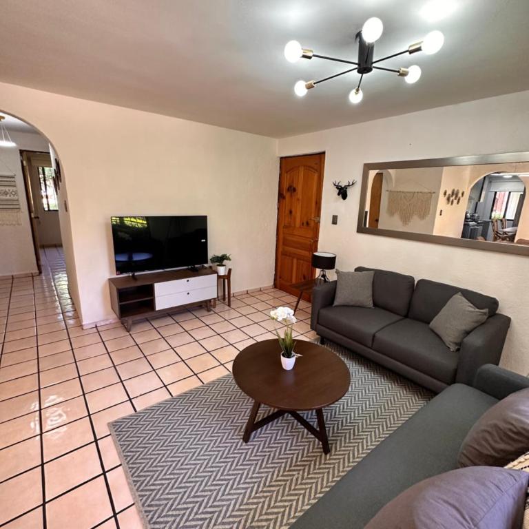 FAMILIAS O EJECUTIVOS Centrico Remodelado 3 habitaciones - Three-Bedroom Apartment - 4