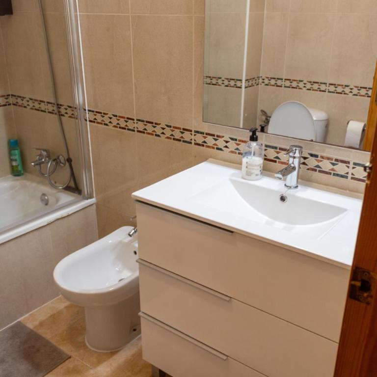 City Comfort, Your Torrevieja Retreat - Apartamento de 2 dormitorios - 11