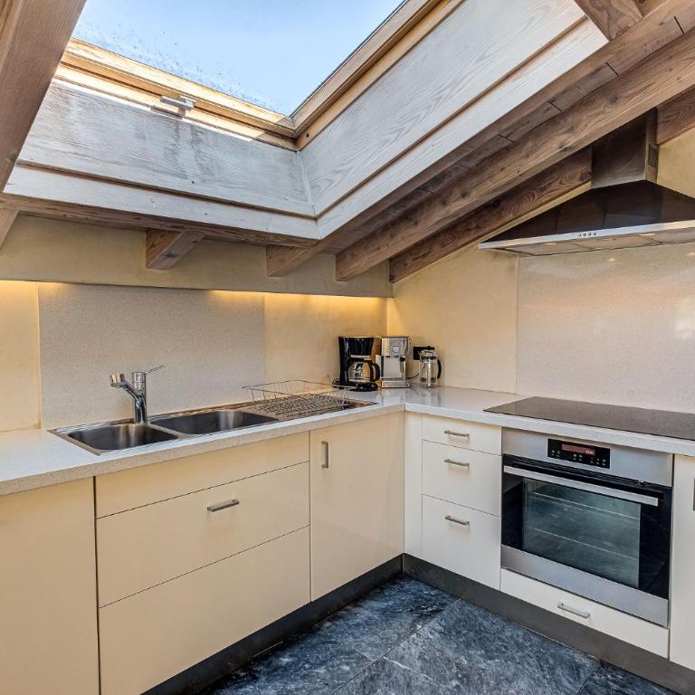 Chalet d'Olivier, Alpes Agency, Les Praz, Chamonix, Sleeps 8 - Chalet - 19