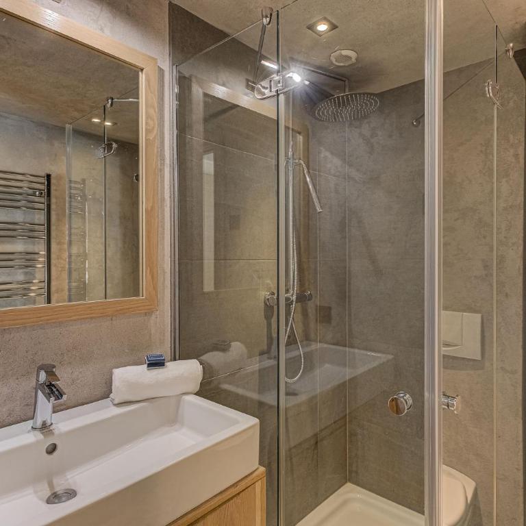 Chalet d'Olivier, Alpes Agency, Les Praz, Chamonix, Sleeps 8 - Chalet - 60