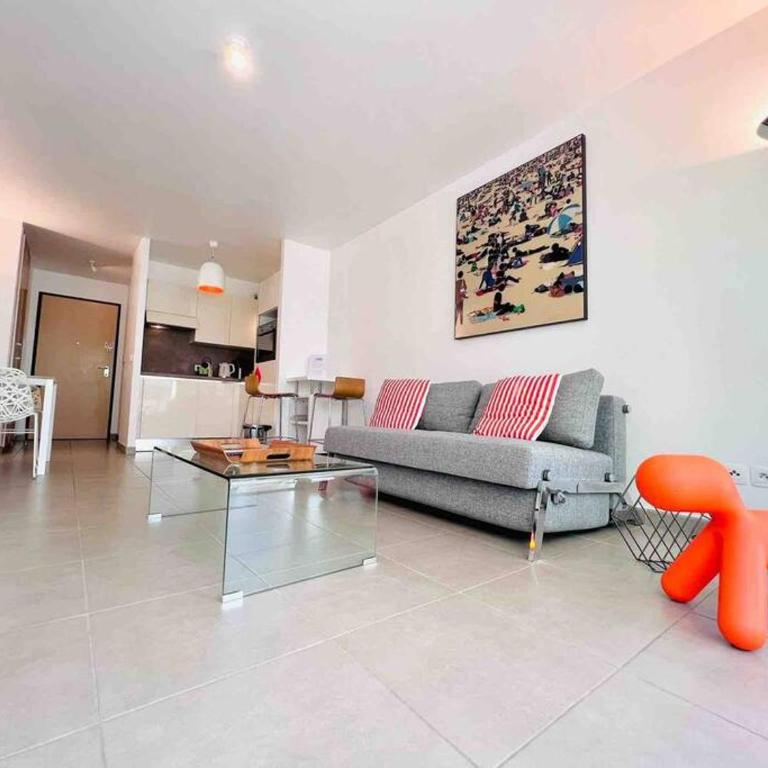Le White Pearl : Apt 4 Prs, Parking, Clim - Appartement 1 Chambre - 4