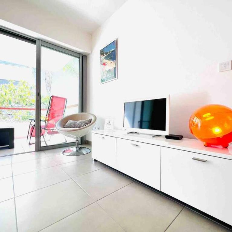 Le White Pearl : Apt 4 Prs, Parking, Clim - Appartement 1 Chambre - 8