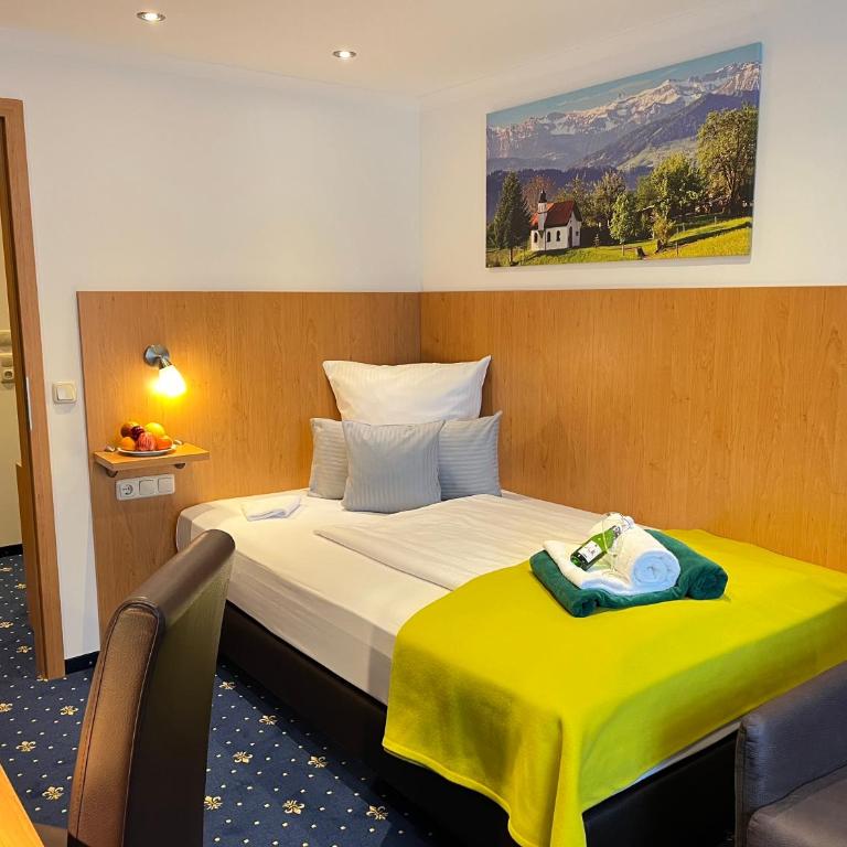 Hotel Post - regionales großes Frühstücksbuffet - auch GF & LF - Comfort Einzelzimmer - 1