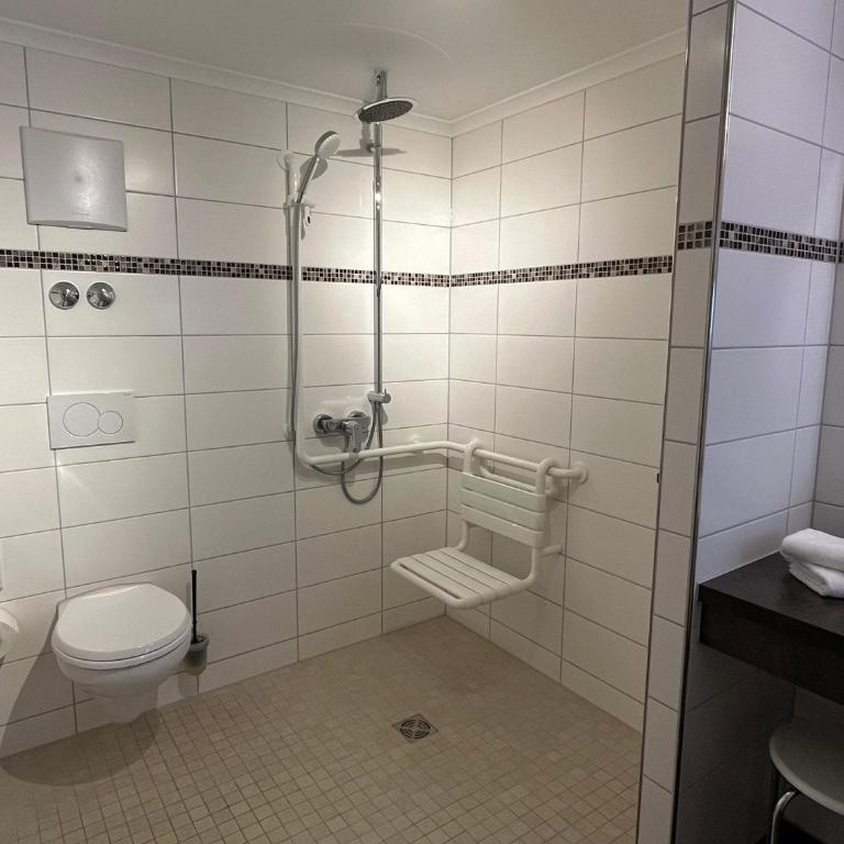 Hotel Post - regionales großes Frühstücksbuffet - auch GF & LF - Superior Familienzimmer - 9