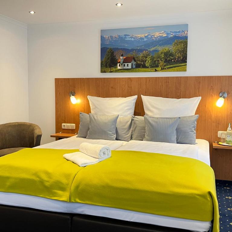 Hotel Post - regionales großes Frühstücksbuffet - auch GF & LF - Comfort Doppelzimmer - 6