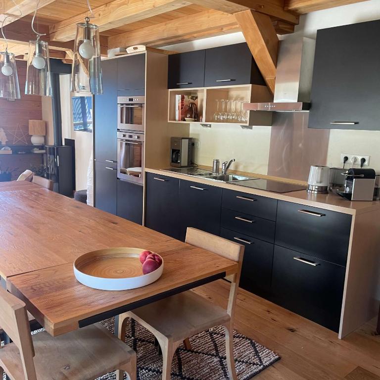 Chalet Skidh - 10 personnes - emplacement idéal au centre de Vaujany - Chalet 3 Chambres - 10