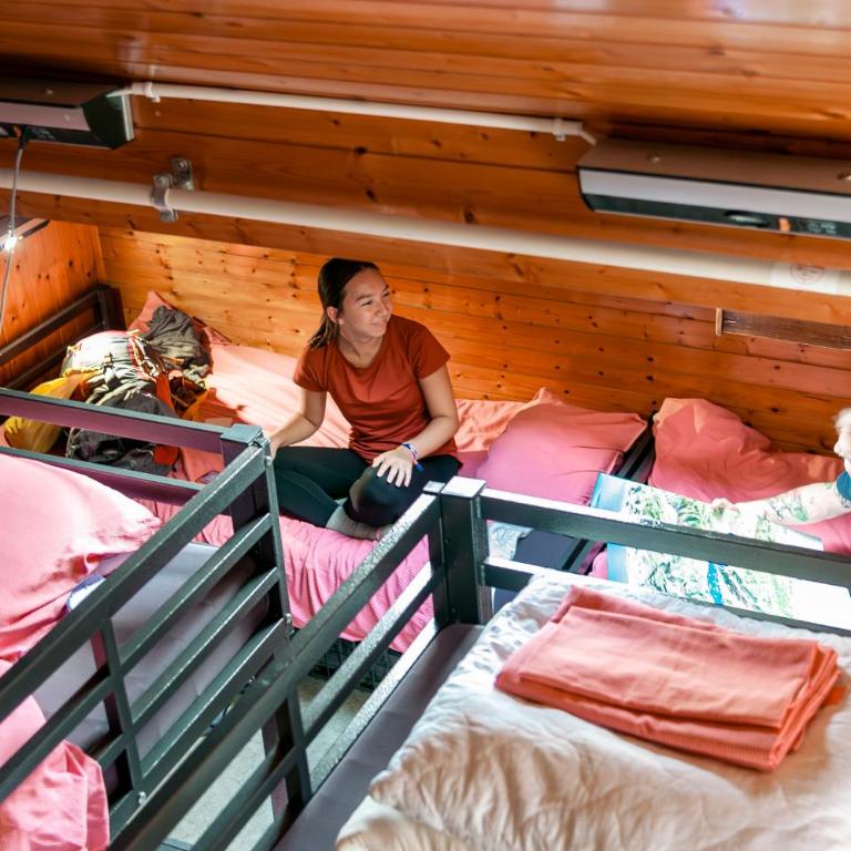 Balmers Hostel - Cama en habitación compartida de 10 camas - 1