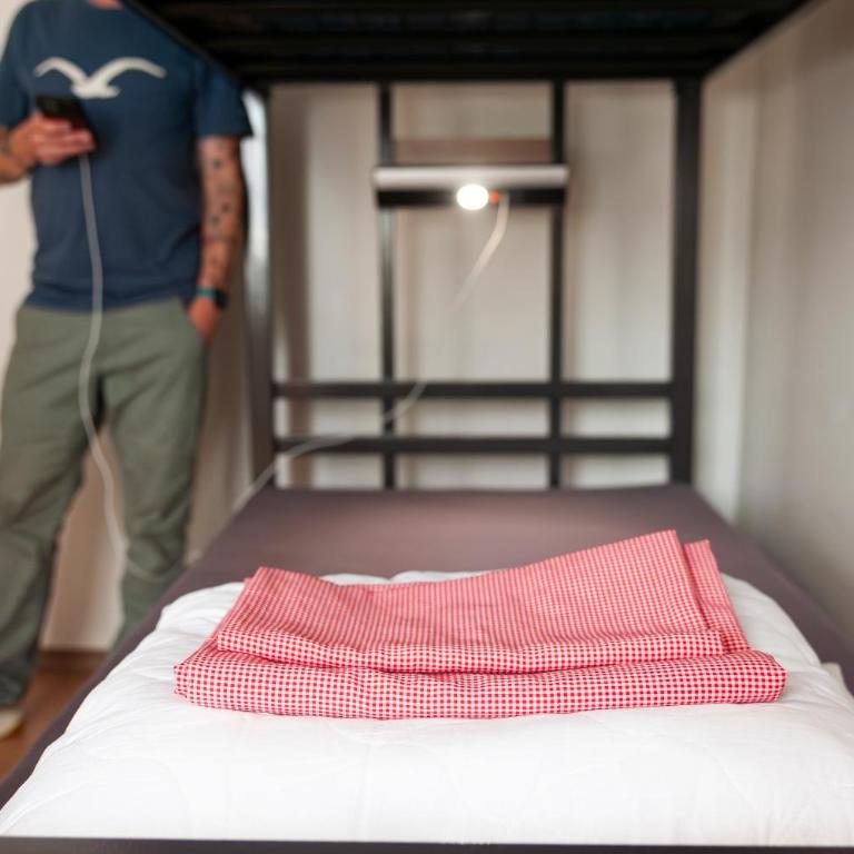 Balmers Hostel - Cama en habitación compartida de 6 camas - 8