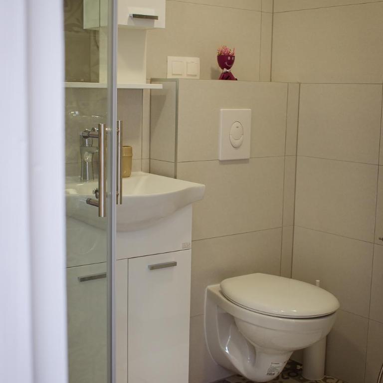 Apartman Rest - Two-Bedroom Apartment - 13