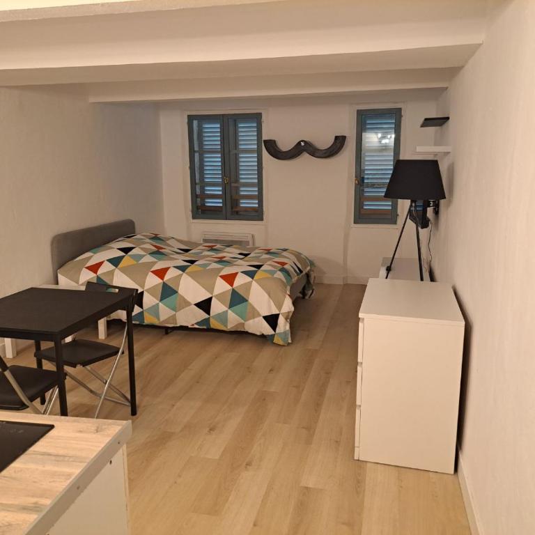 BudgetBnb 183 studio proche opéra - Apartment mit 1 Schlafzimmer - 1