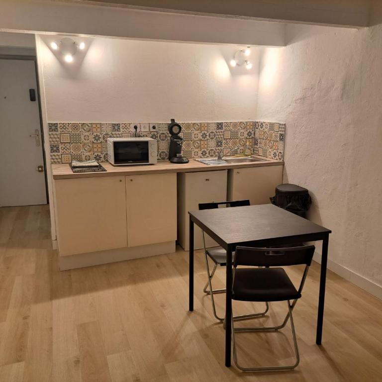 BudgetBnb 183 studio proche opéra - Apartment mit 1 Schlafzimmer - 3